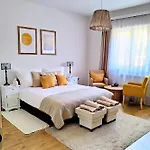 Quarto em Acomodações Particulares Cozy Airport