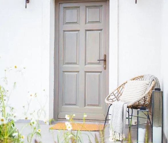 Cozy Airport Gazde/Camere de închiriat *